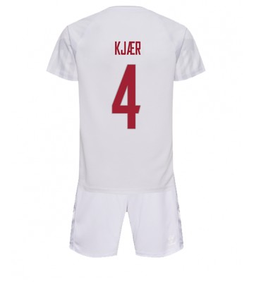 Maillot de foot Danemark Simon Kjaer #4 Extérieur enfant Monde 2022 Manches Courte (+ pantalon court)